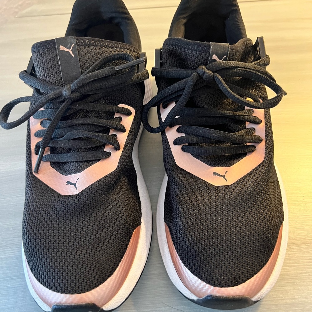 Puma Sneakers